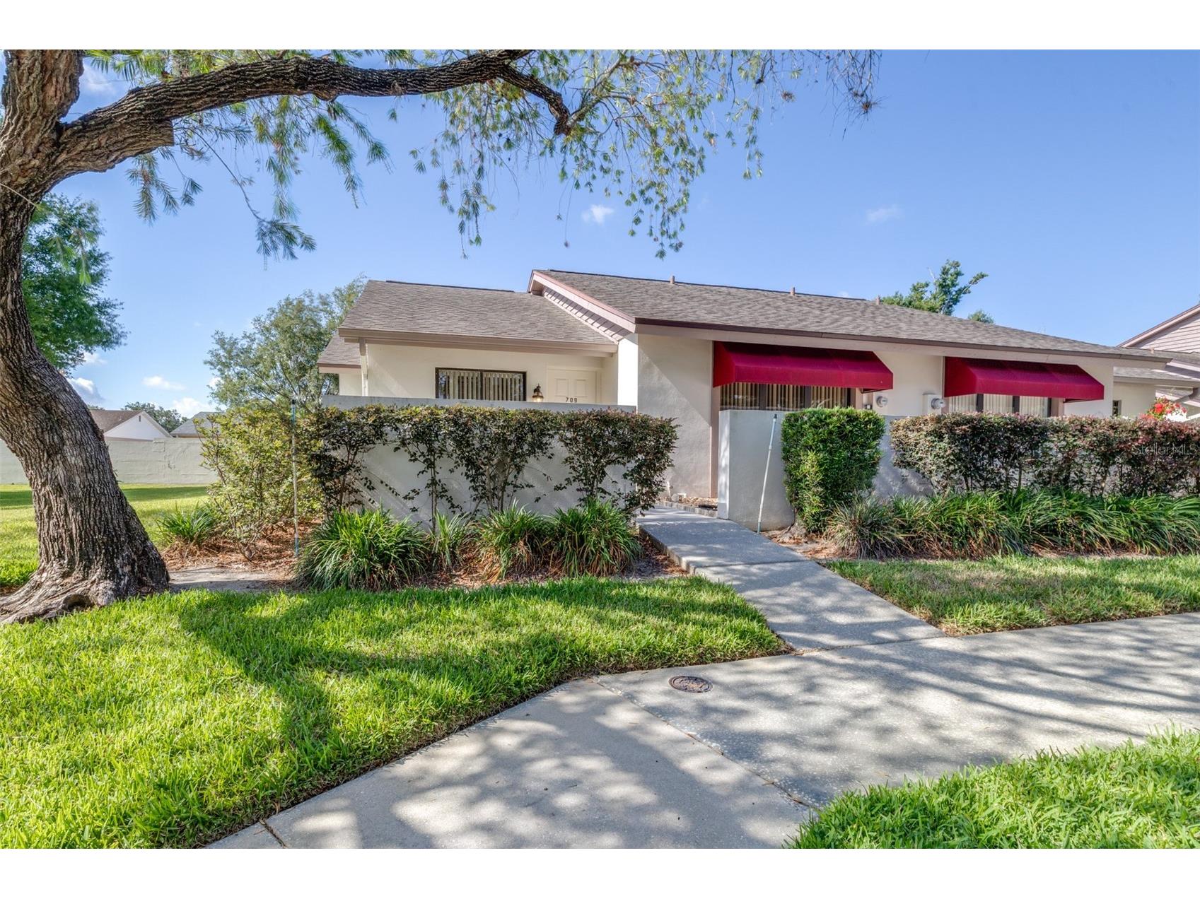 709 Oak Park Place Brandon FL 33511 TB8508136 image1