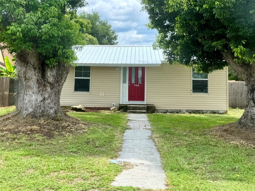 709 S Dixie Avenue Fruitland Park FL 34731 G5099297 image1