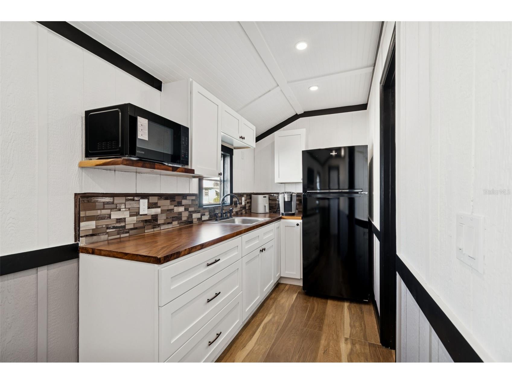 7091 Westwind Street Hernando Beach FL 34607 - WEEKI WACHEE RIVER W7882314 image35