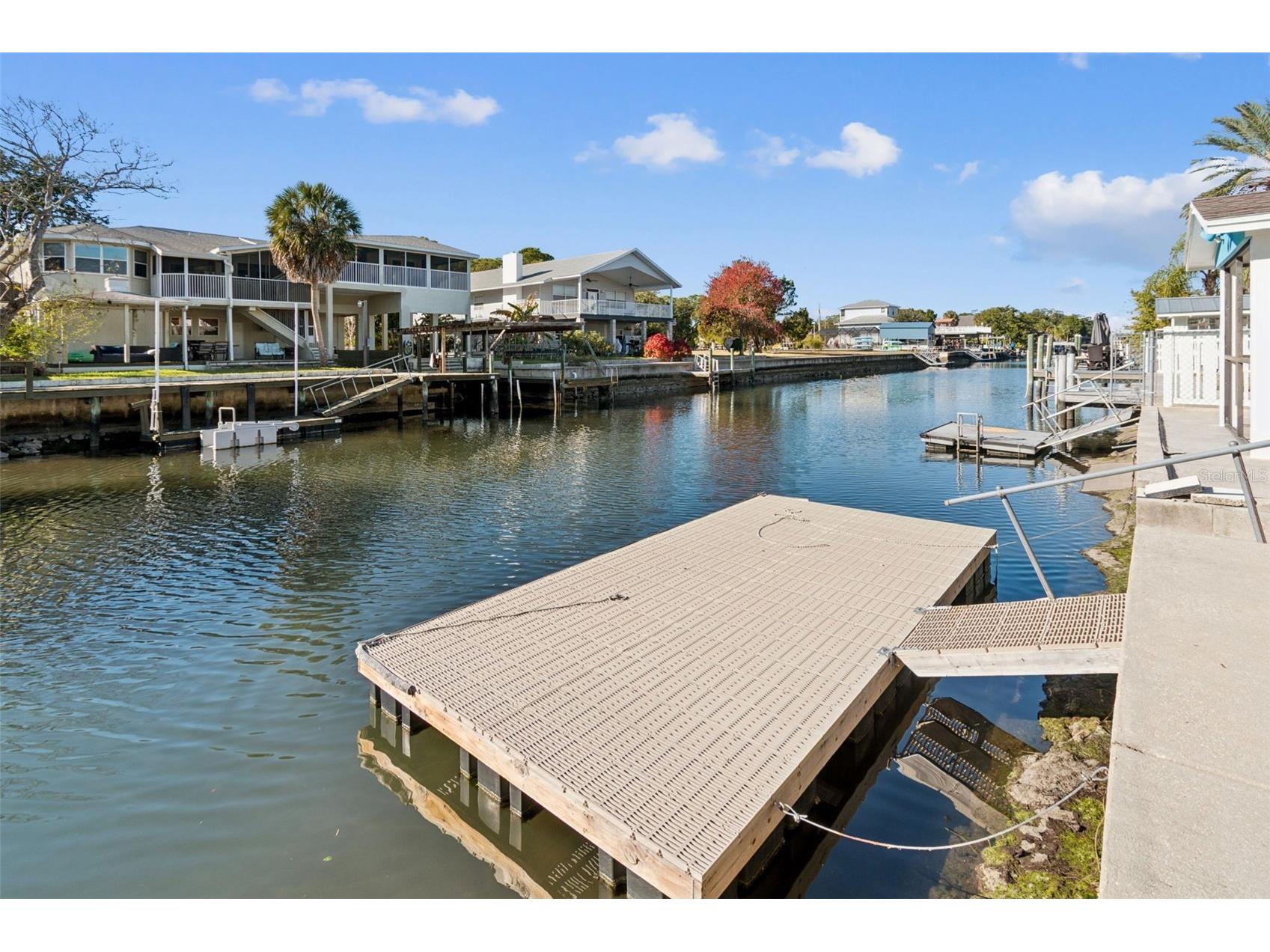 7091 Westwind Street Hernando Beach FL 34607 - WEEKI WACHEE RIVER W7882314 image5