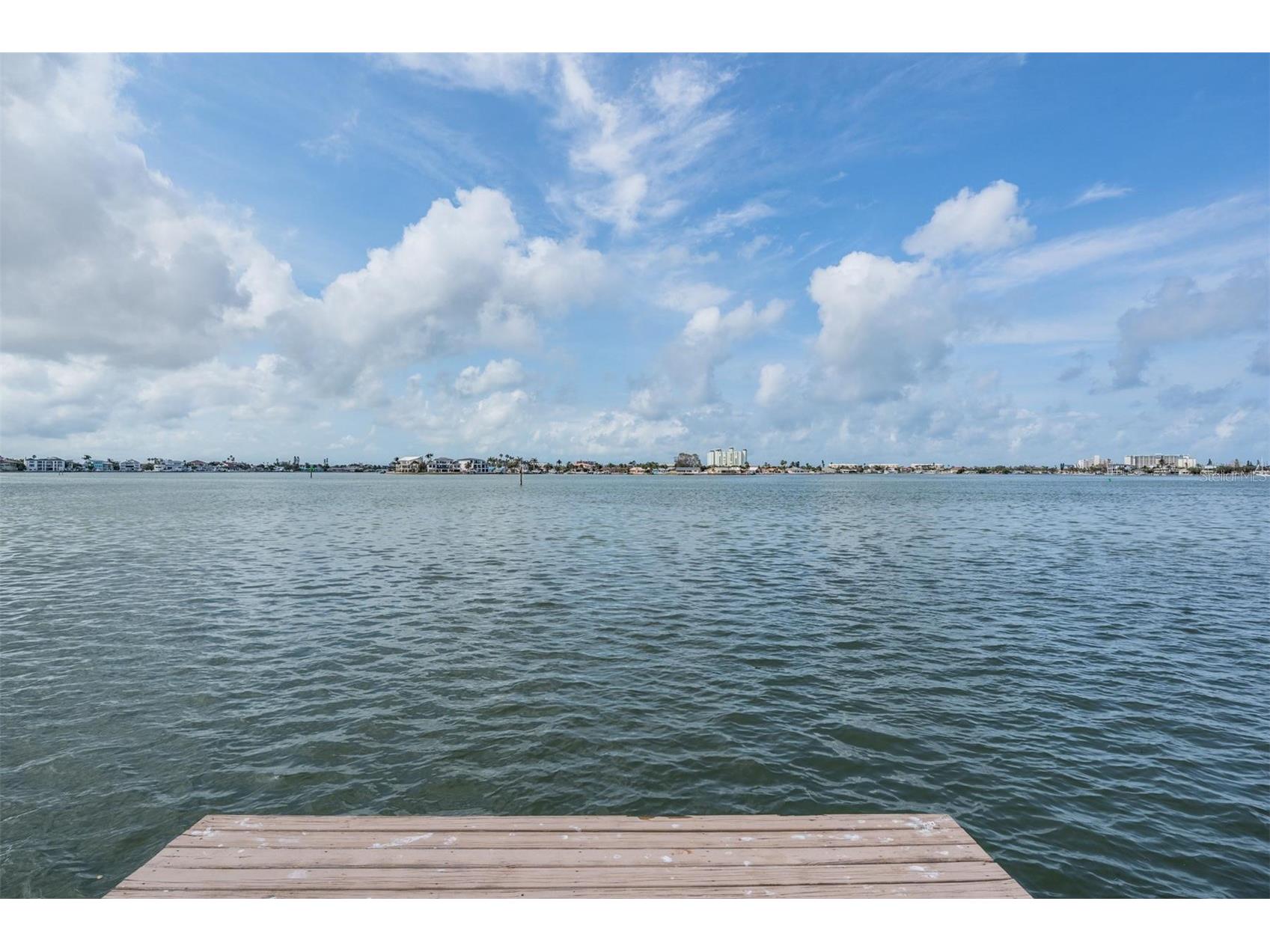 7092 S Shore Drive Saint Petersburg FL 33707 TB8451948 image1