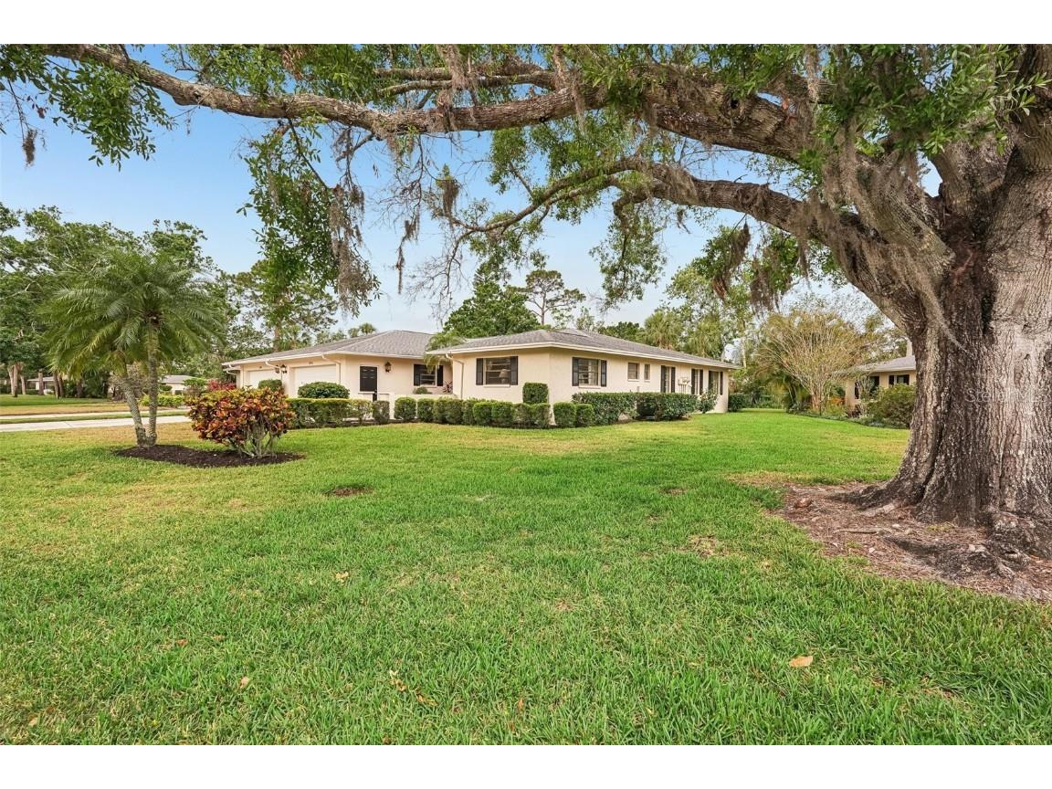 7094 Fairway Bend Circle #7094 Sarasota FL 34243 TB8368701 image1