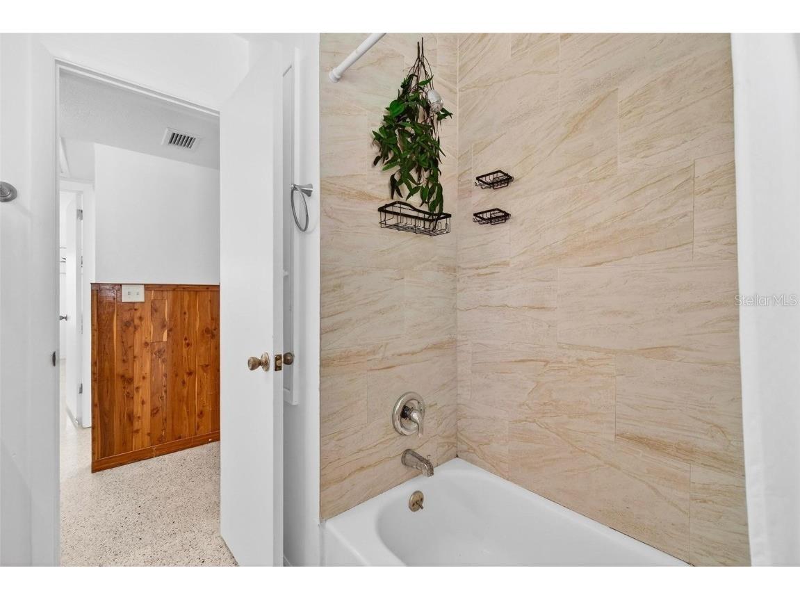 7095 40th Avenue N Saint Petersburg FL 33709 TB8454003 image14