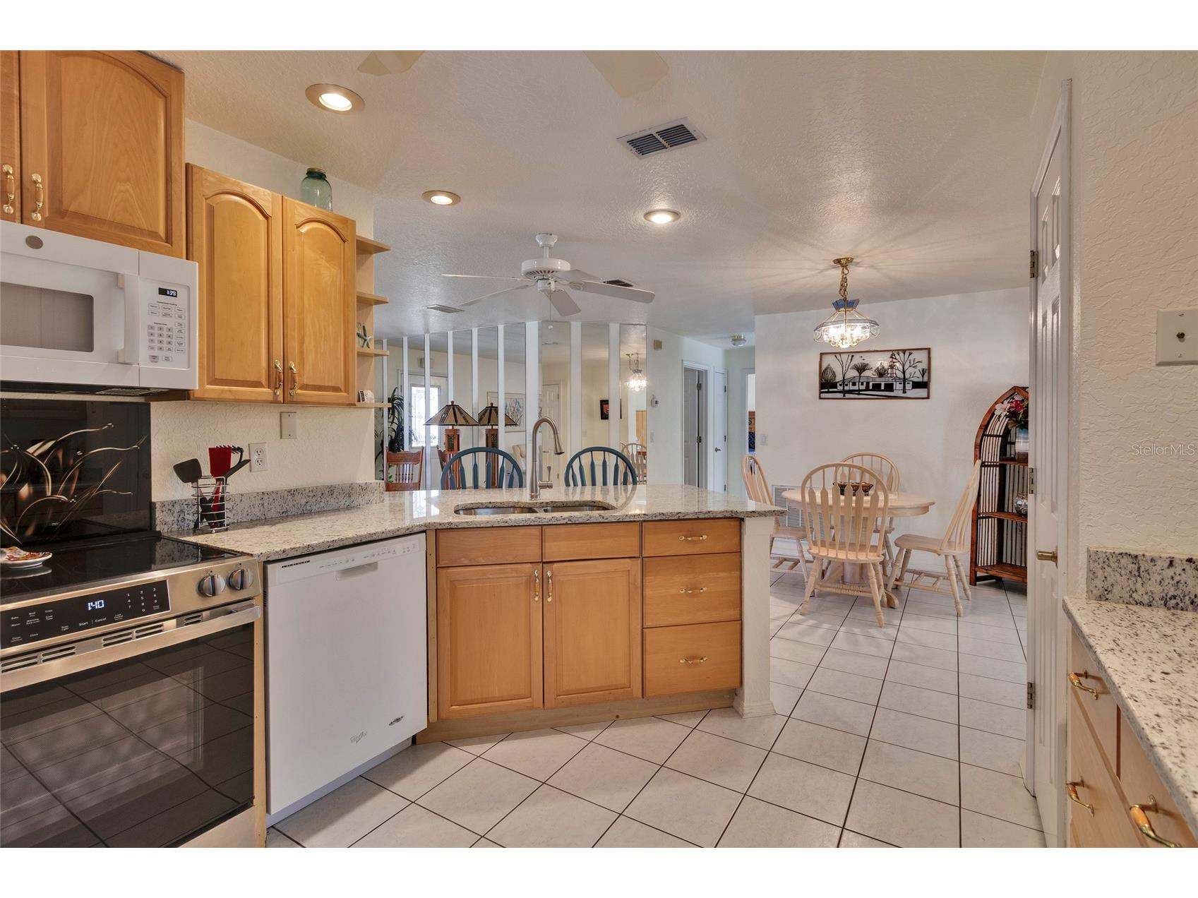 7095 Blackbird Avenue Weeki Wachee FL 34613 W7882838 image14