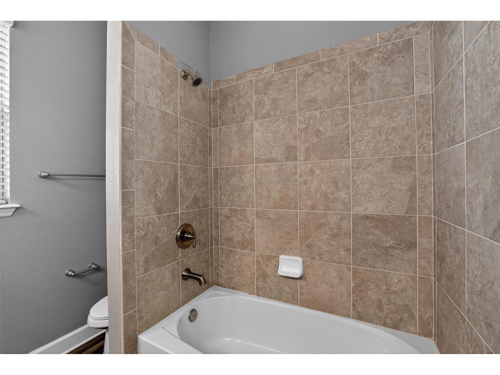 710 116th Court NE Bradenton FL 34212 A4687259 image42
