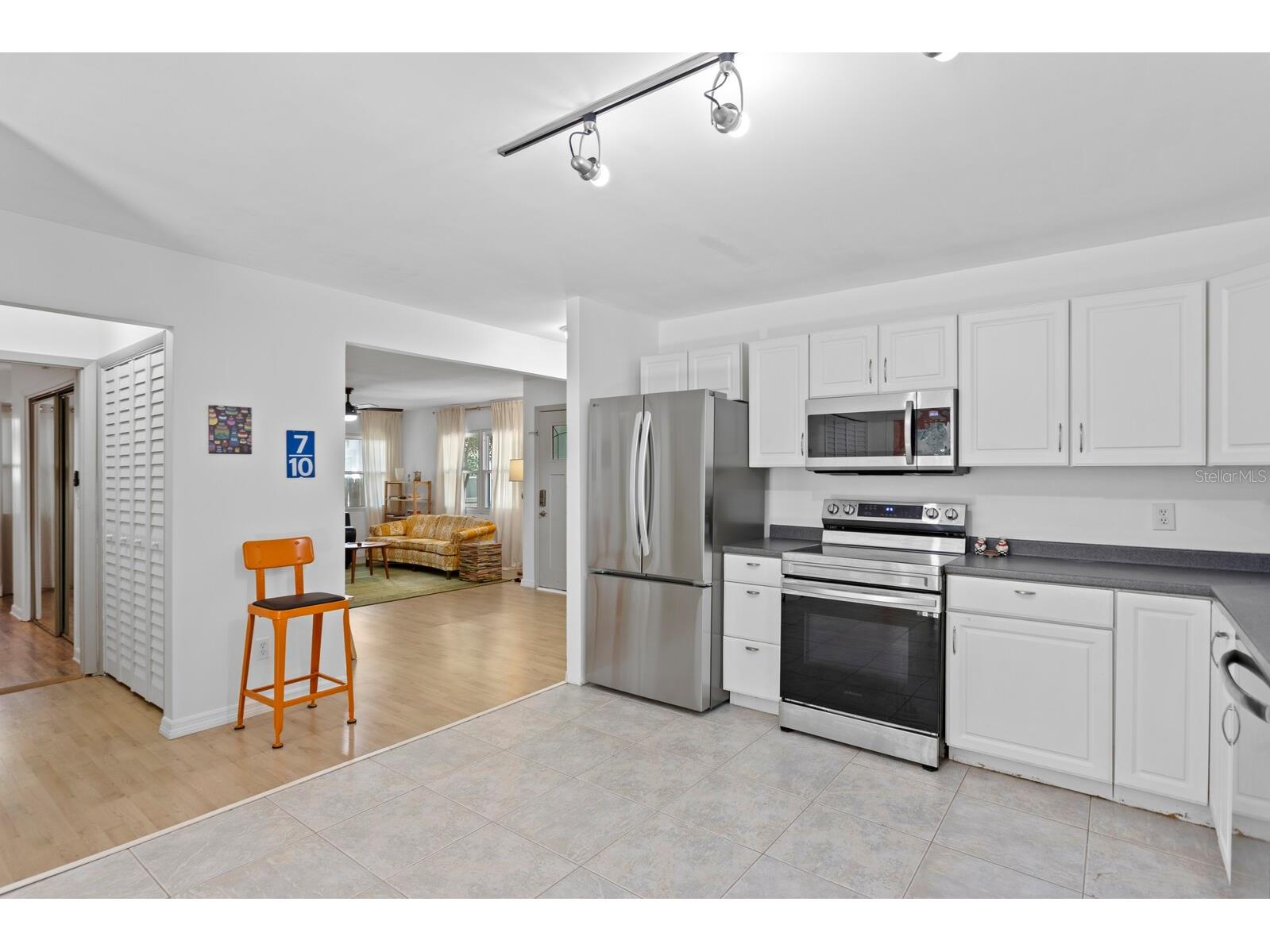 710 34th Avenue S Saint Petersburg FL 33705 TB8471279 image8