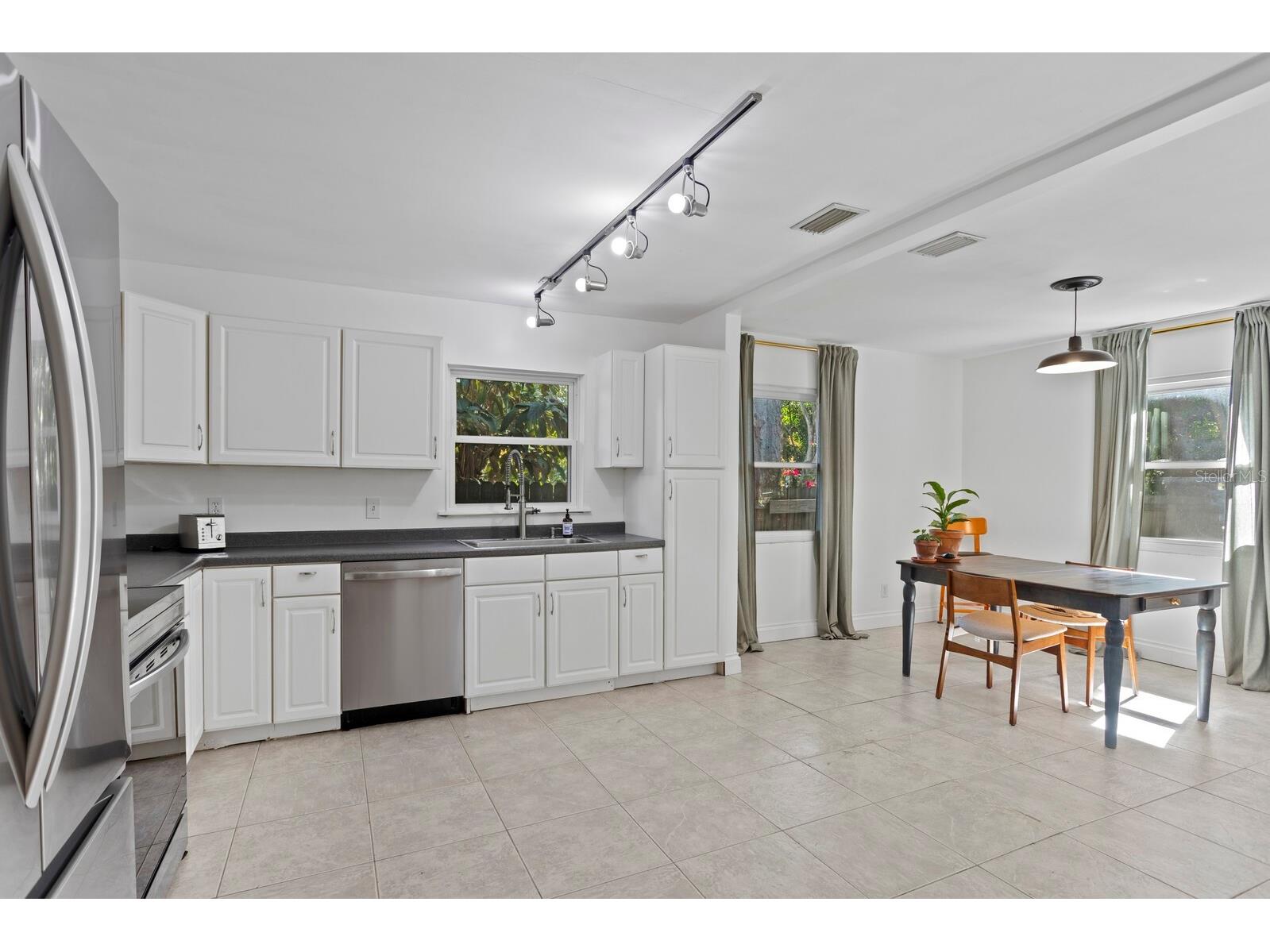 710 34th Avenue S Saint Petersburg FL 33705 TB8471279 image9