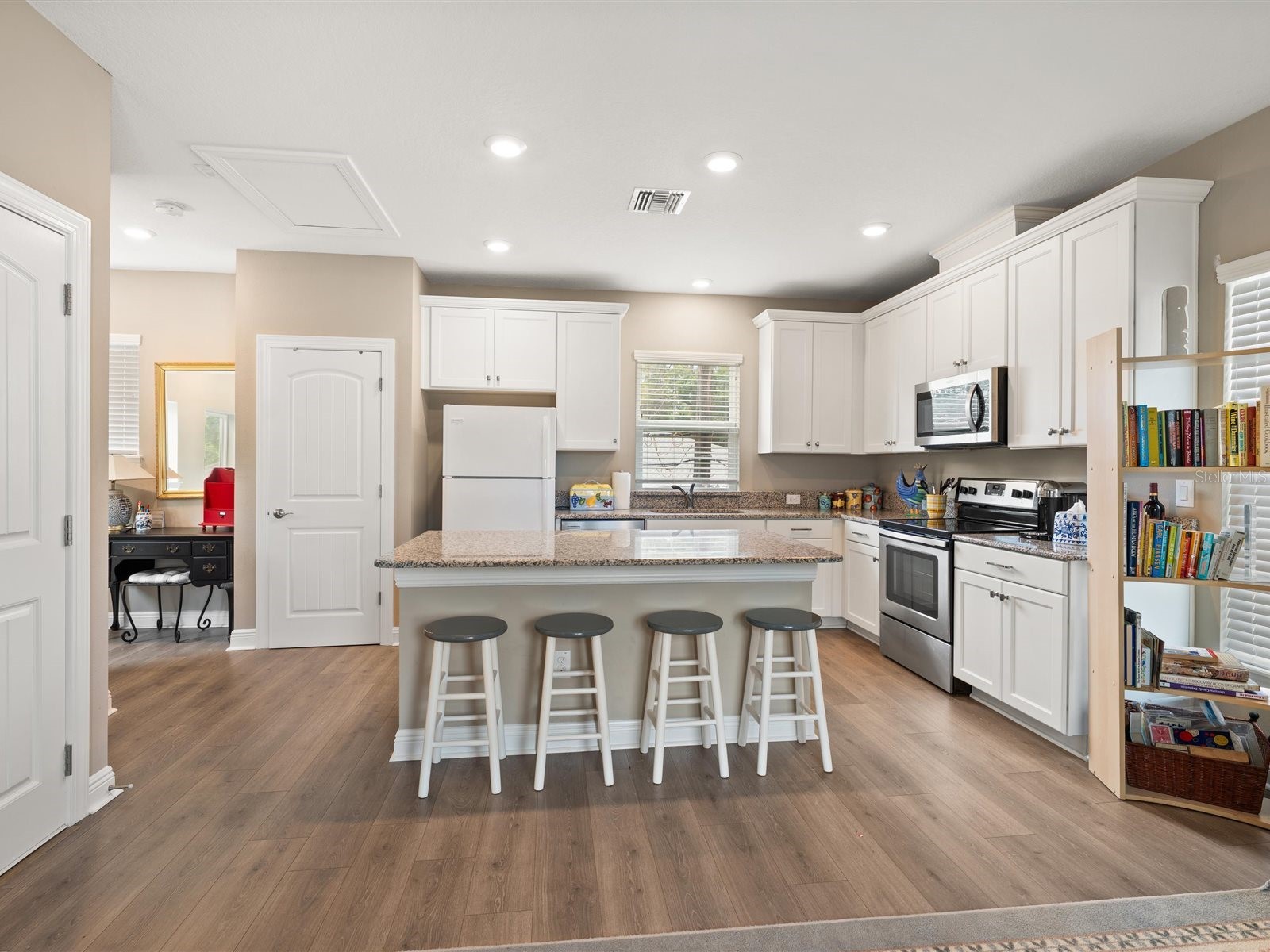 710 36th Avenue N Saint Petersburg FL 33704 TB8493823 image34
