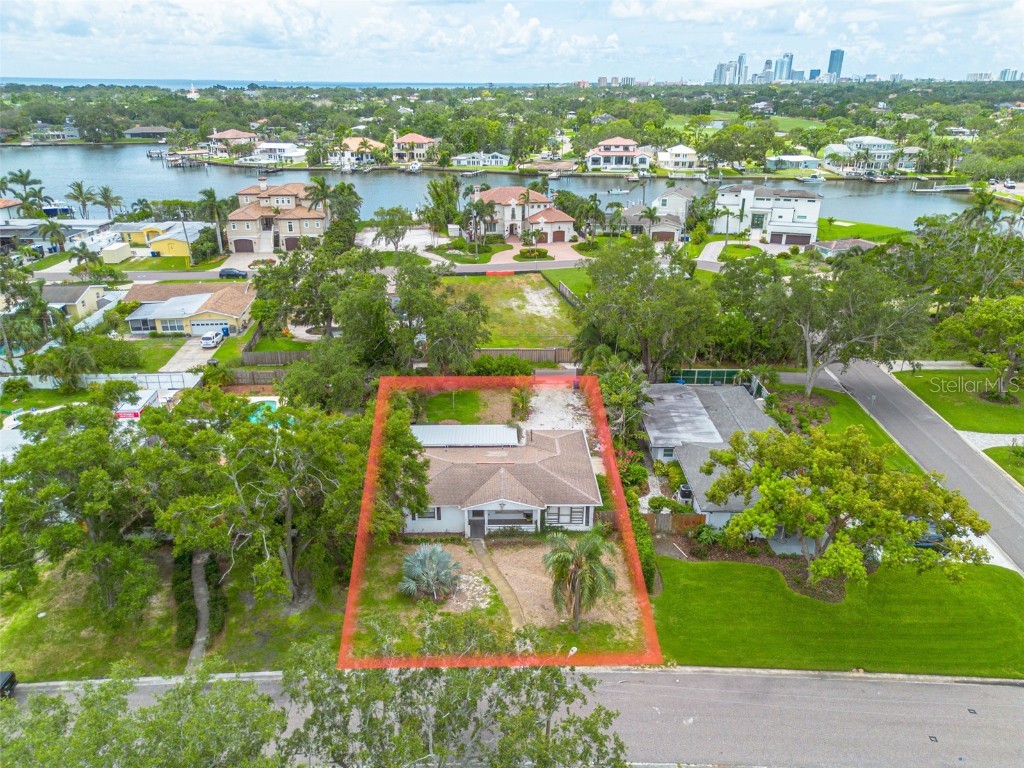 710 37th Avenue NE Saint Petersburg FL 33704 TB8413914 image1