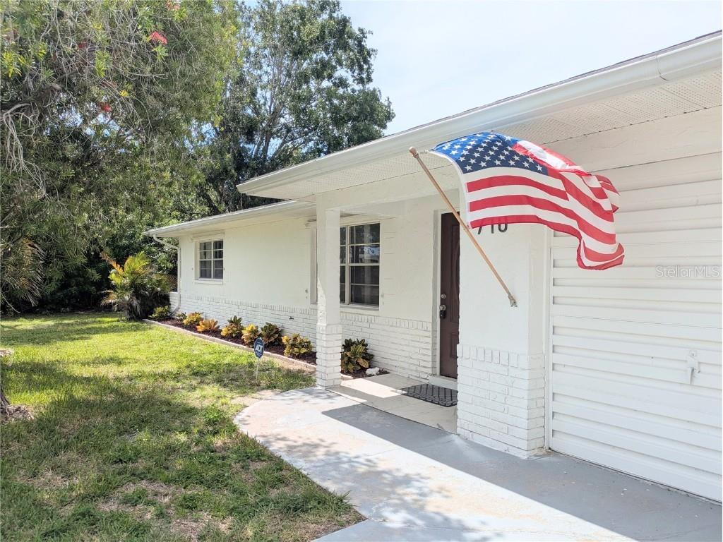710 Aqui Esta Drive Punta Gorda FL 33950 C7505247 image1