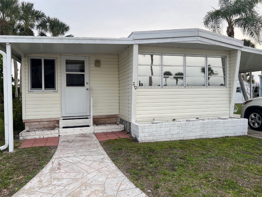 710 Chrysanthemum Drive Venice FL 34293 N6131427 image1