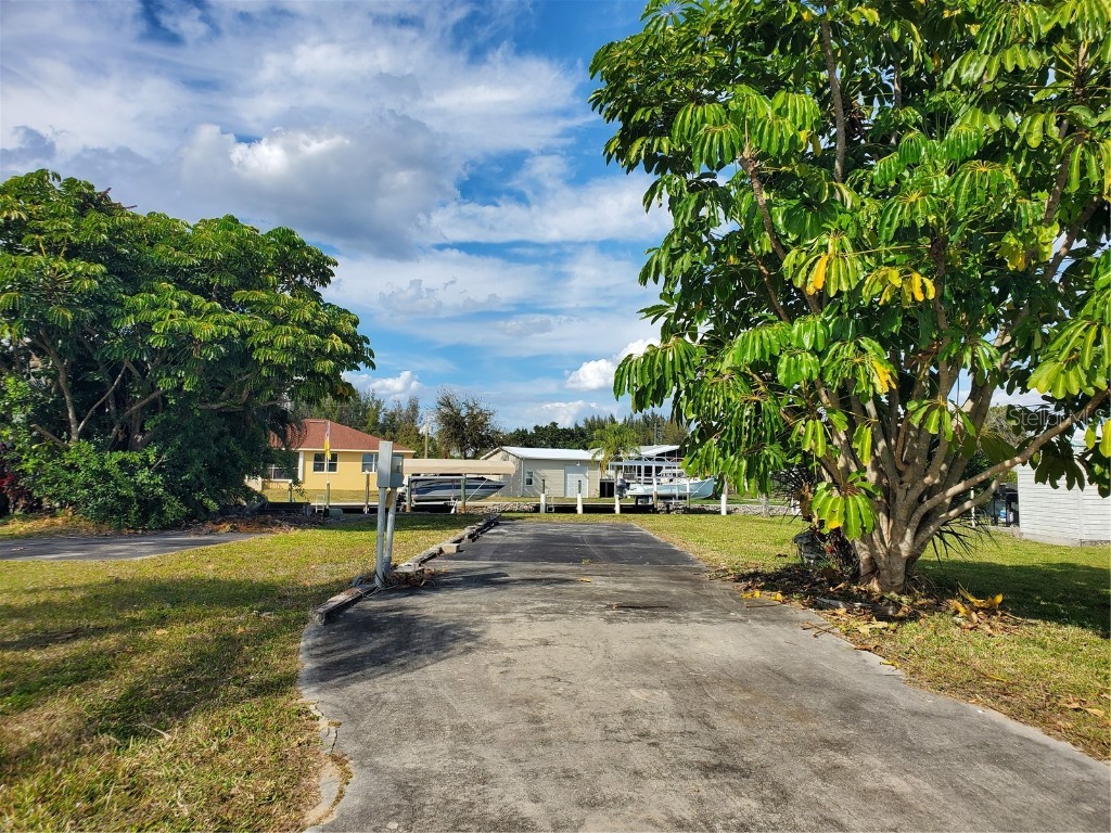 710 Delray Place Punta Gorda FL 33950 - GRANDVIEW WATERWAY C7507909 image1