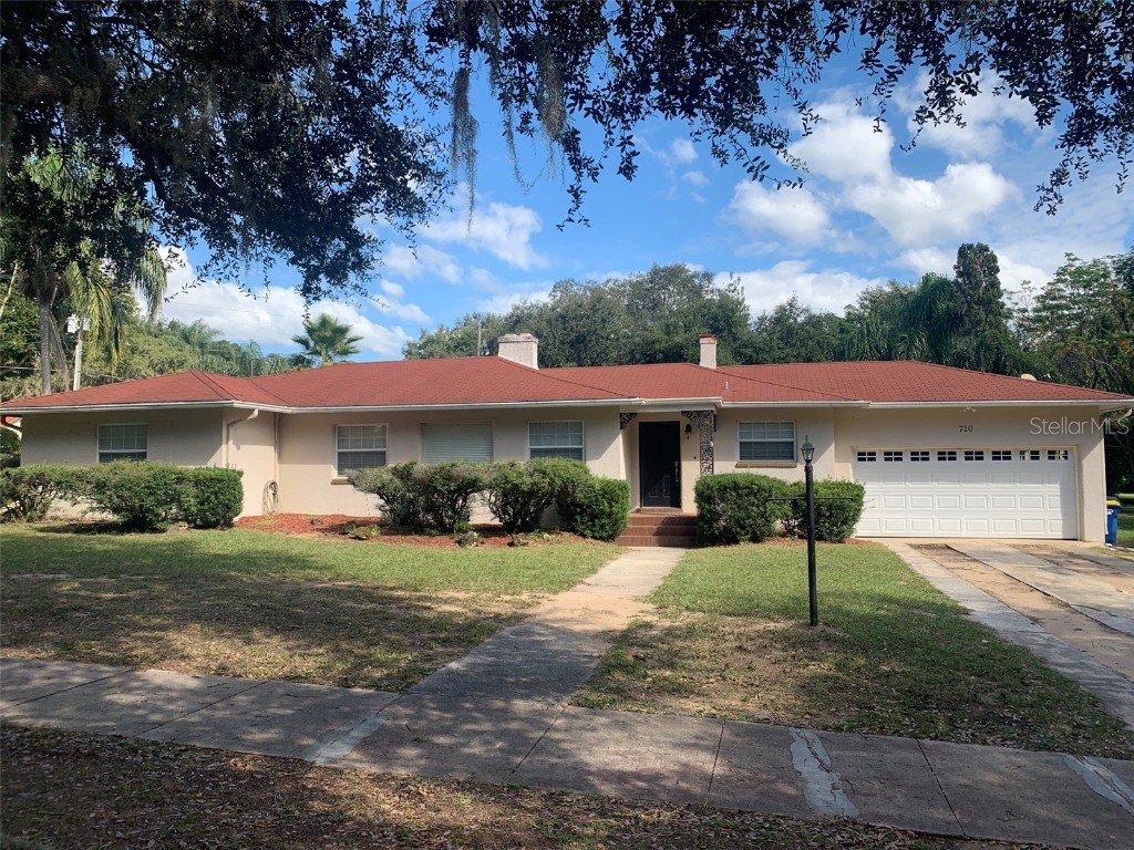 710 N Palm Avenue Howey In The Hills FL 34737 G5049760 image1