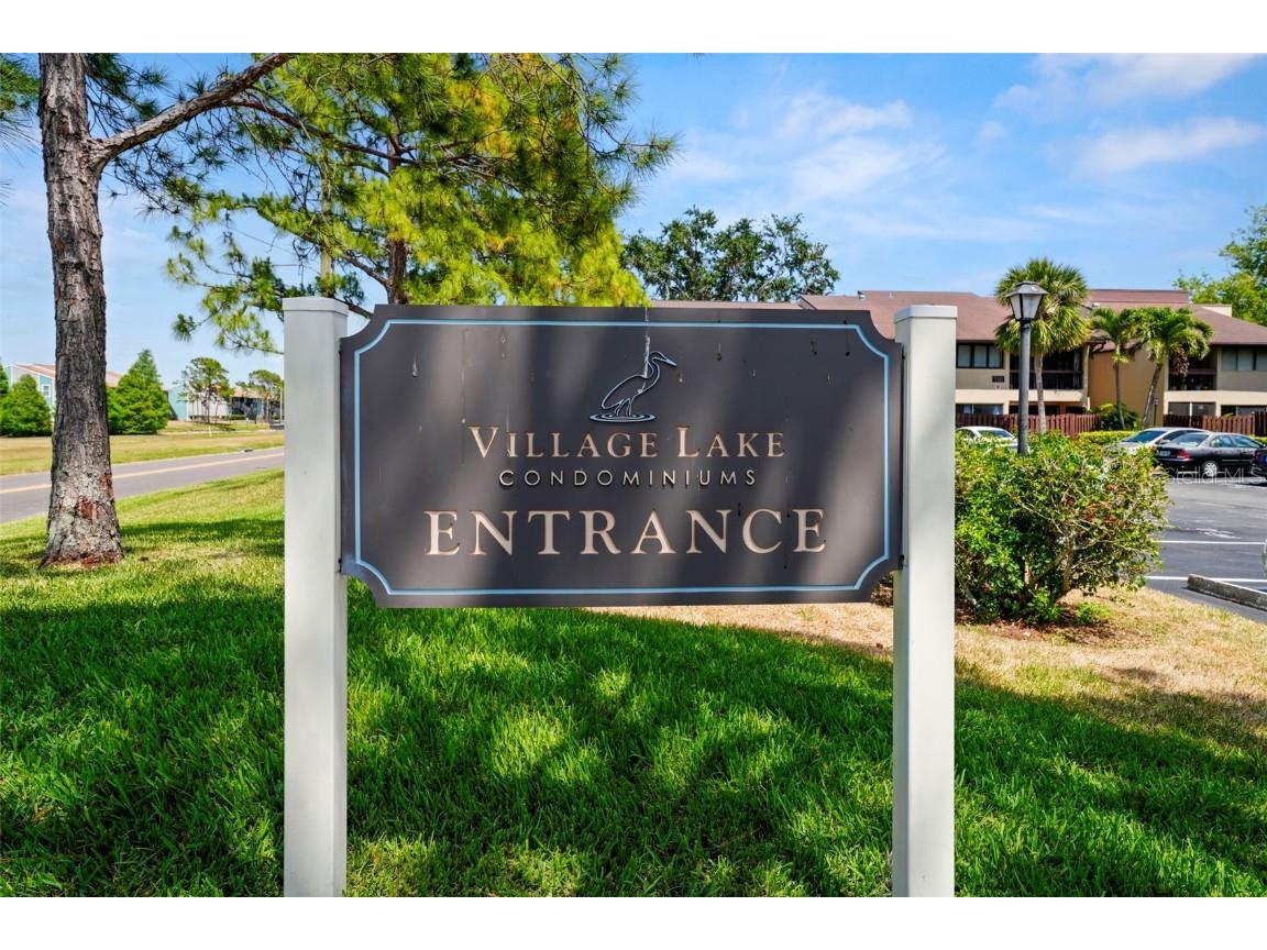 710 N Village Drive N #102 Saint Petersburg FL 33716 TB8381389 image1