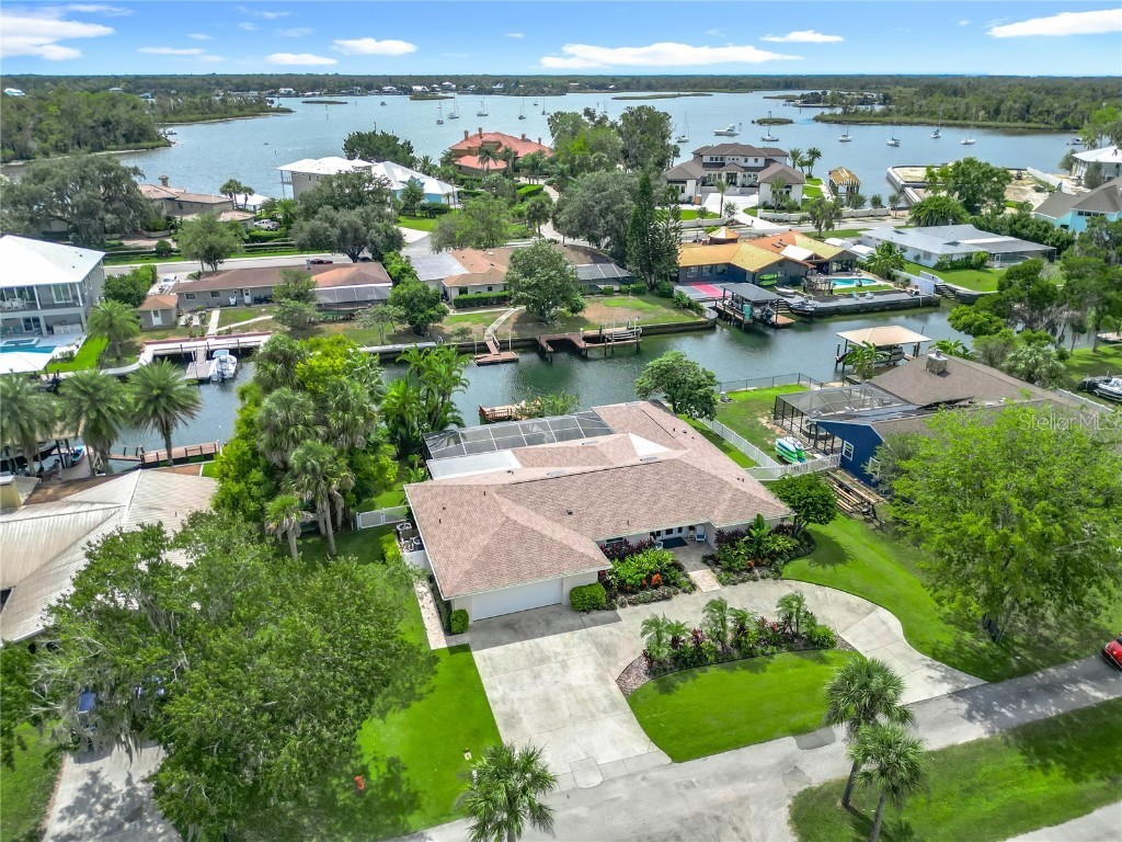 710 SE 1st Court Crystal River FL 34429 - THREE SISTERS SPRINGS TB8432394 image1