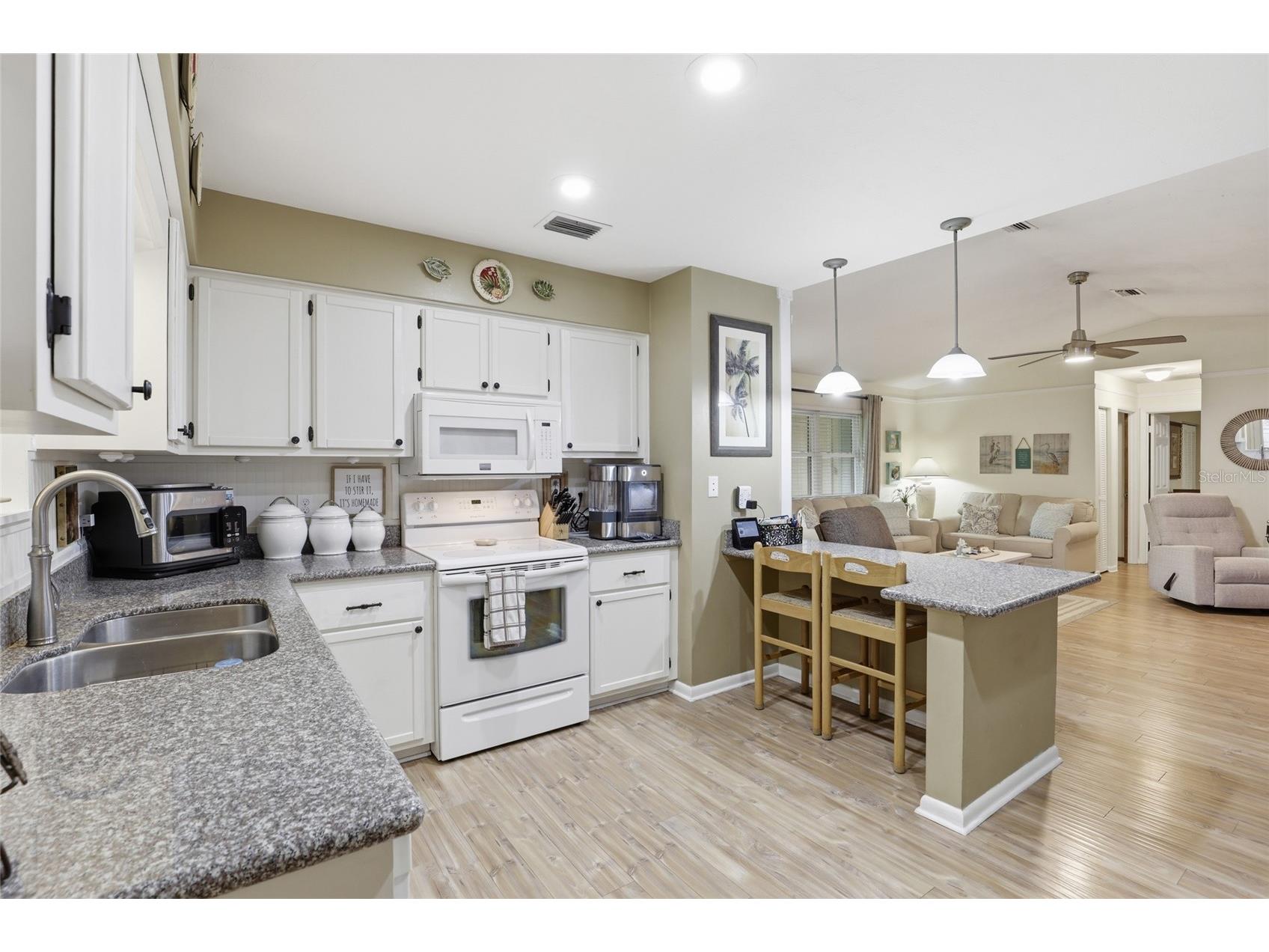 710 SW 77th Terrace Gainesville FL 32607 A4693588 image3