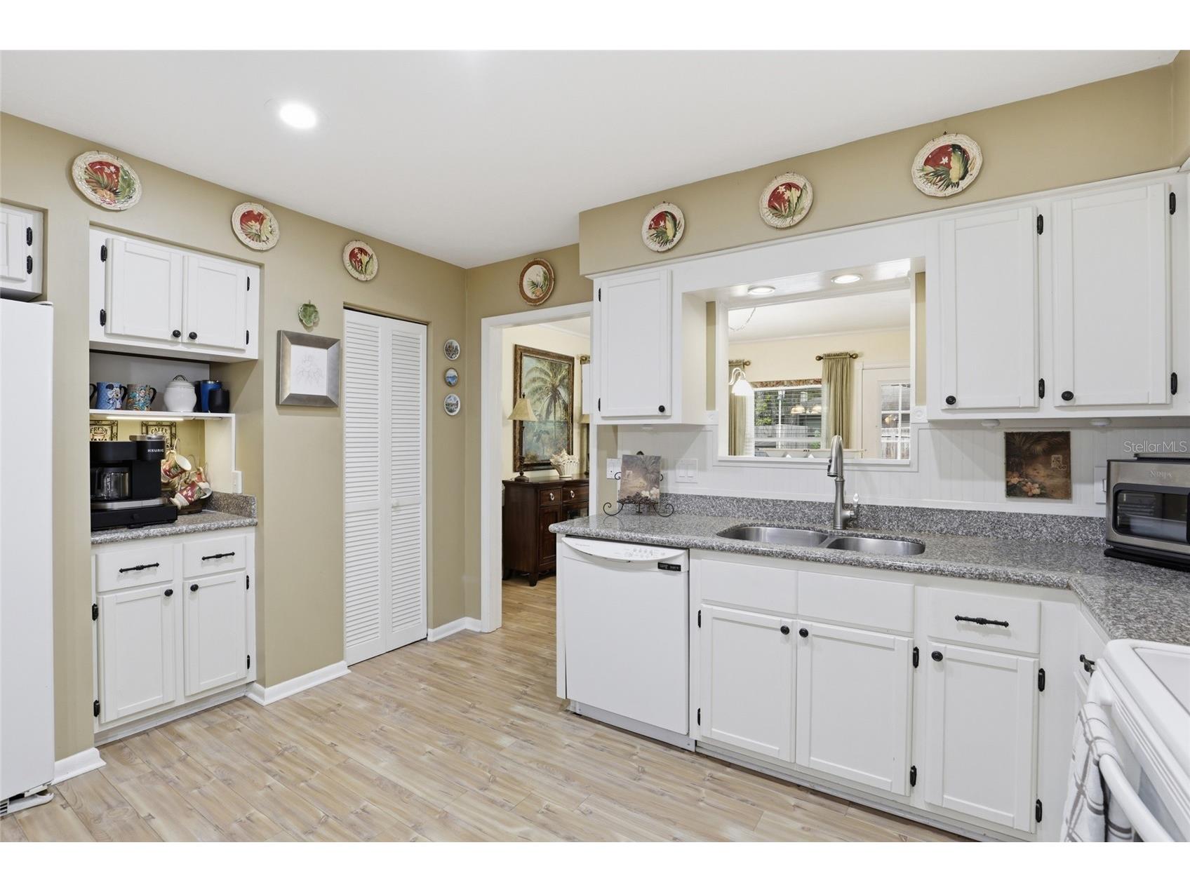 710 SW 77th Terrace Gainesville FL 32607 A4693588 image4