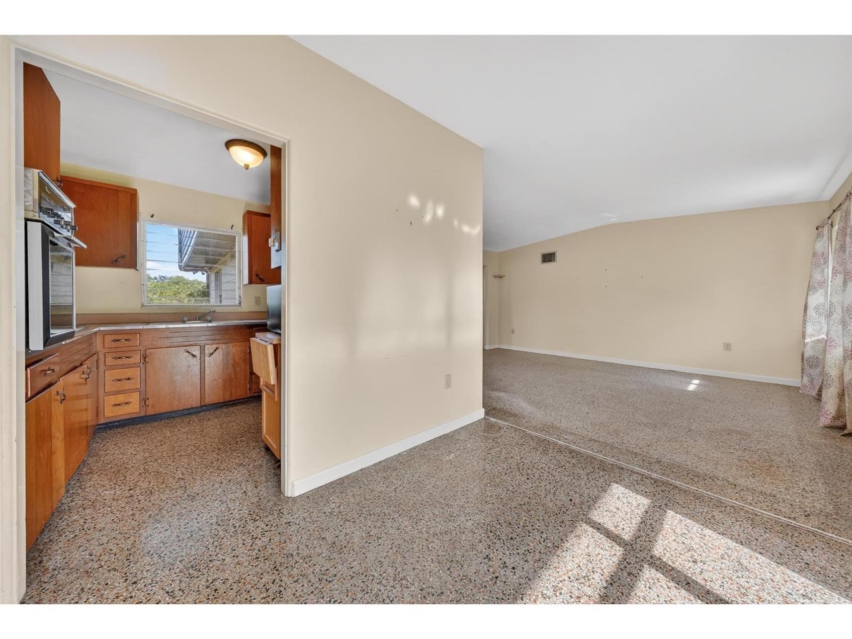 710 Twin Oaks Lane Eustis FL 32726 - LAKE MAGGIE G5112740 image6