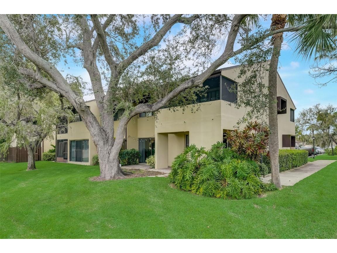 710 Village Dr N #101B Saint Petersburg FL 33716 U8213497 image1