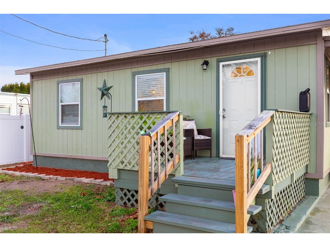 7100 Jeanne Avenue Hudson FL 34667 W7854661 image1