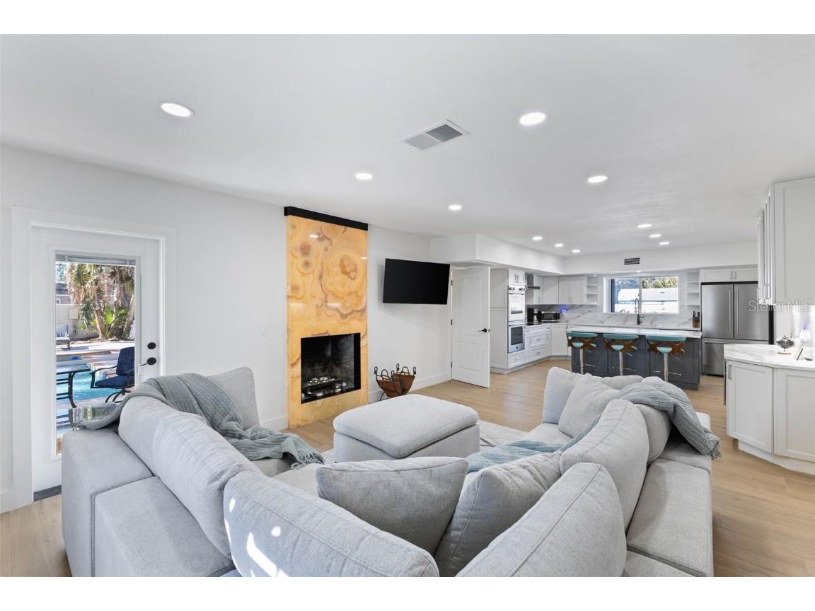 7100 Park Street S Saint Petersburg FL 33707 TB8435212 image20