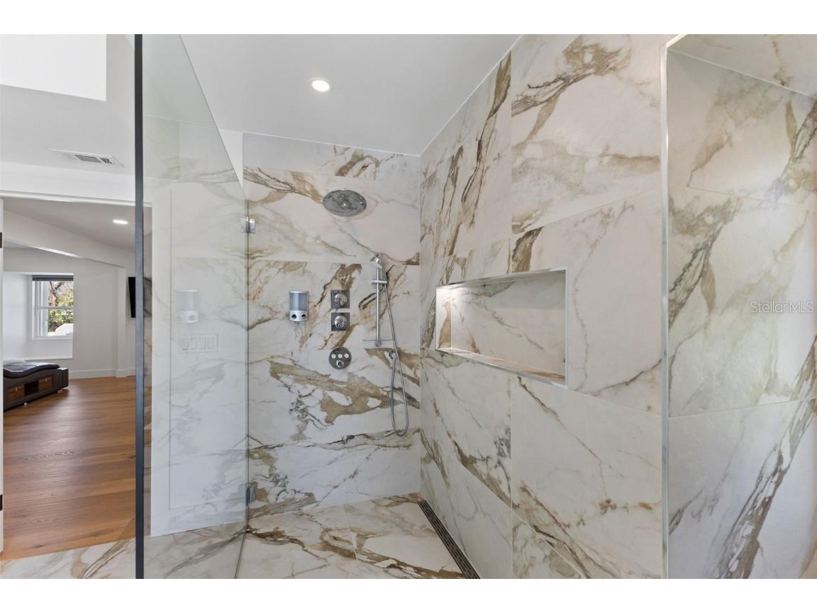 7100 Park Street S Saint Petersburg FL 33707 TB8435212 image43