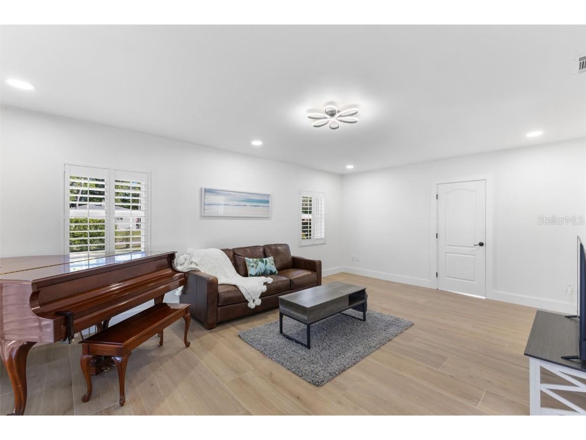 7100 Park Street S Saint Petersburg FL 33707 TB8435212 image9