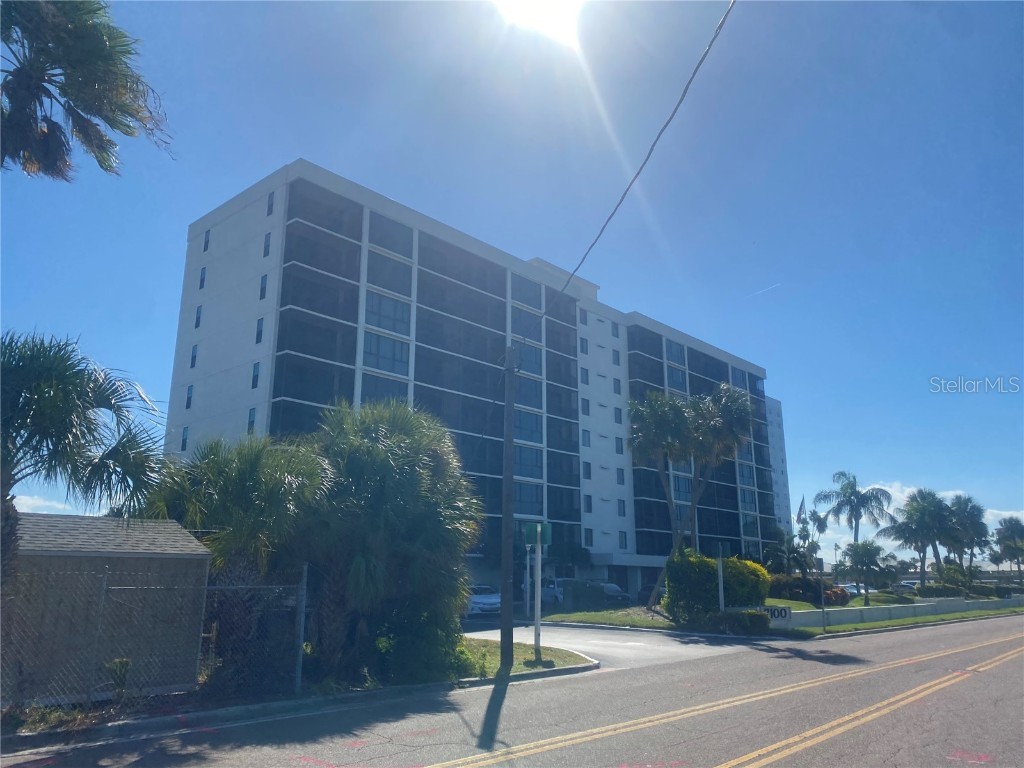 7100 Sunshine Skyway Lane S #906 Saint Petersburg FL 33711 TB8437164 image3