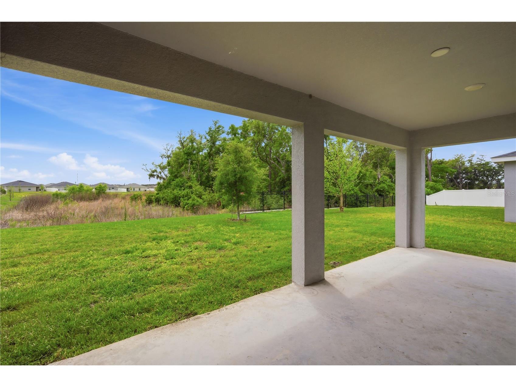 7100 Twisting Pines Loop Zephyrhills FL 33541 TB8494330 image24