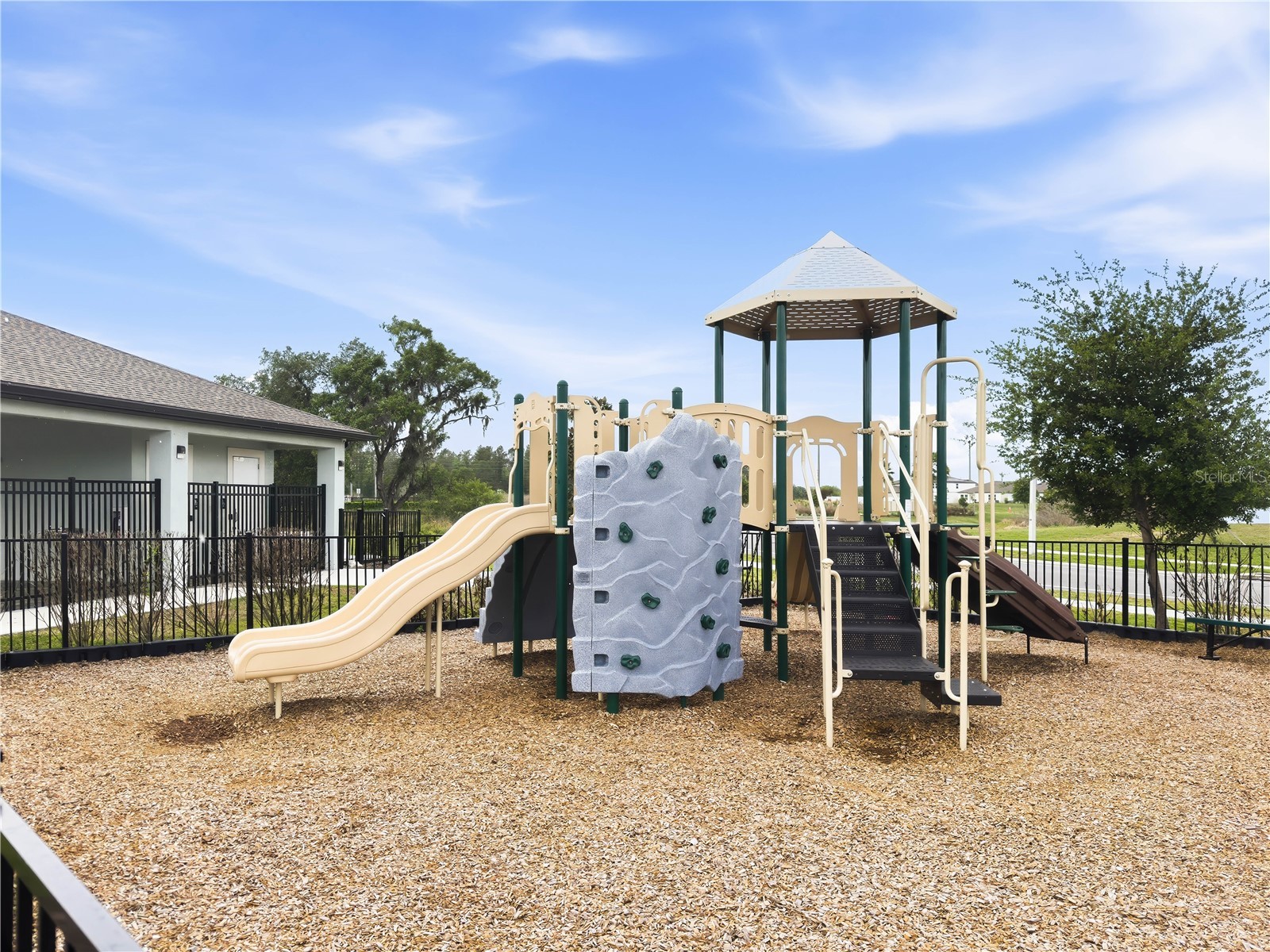 7100 Twisting Pines Loop Zephyrhills FL 33541 TB8494330 image25