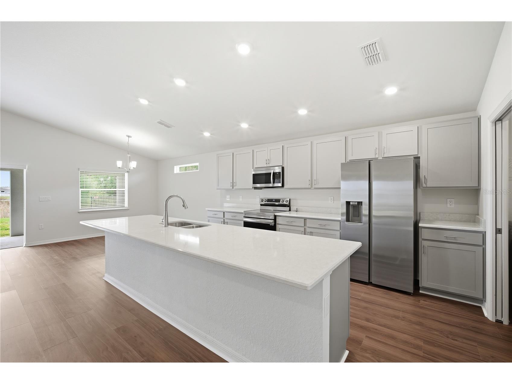 7100 Twisting Pines Loop Zephyrhills FL 33541 TB8494330 image5