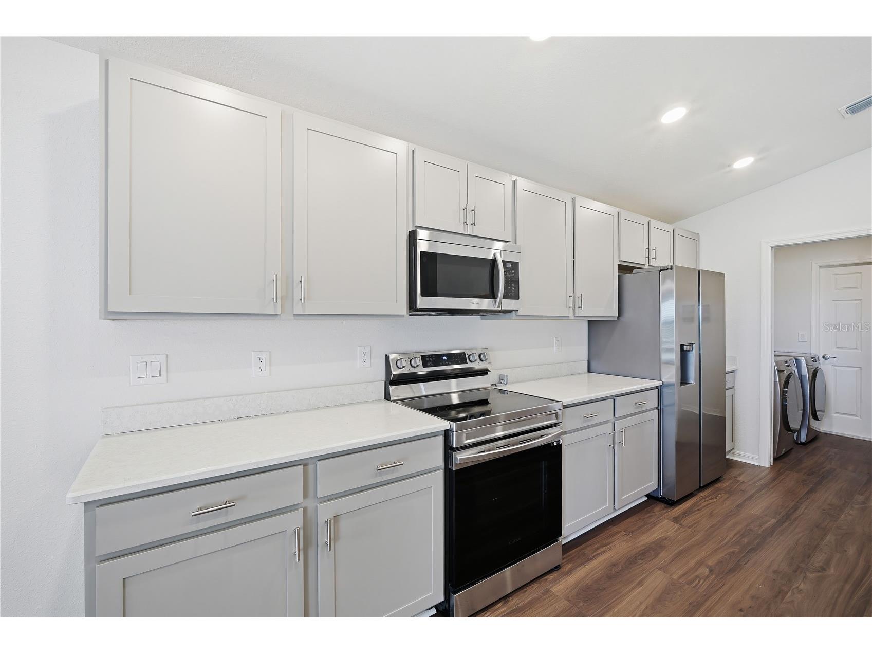 7100 Twisting Pines Loop Zephyrhills FL 33541 TB8494330 image6