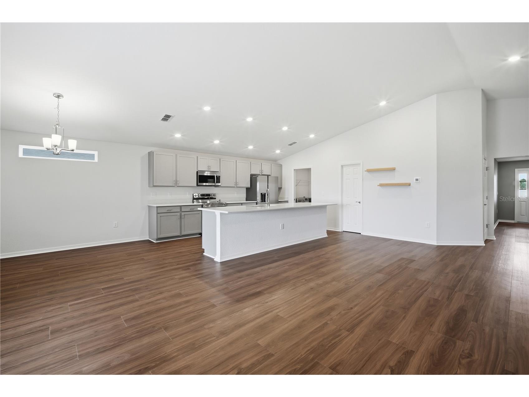 7100 Twisting Pines Loop Zephyrhills FL 33541 TB8494330 image7