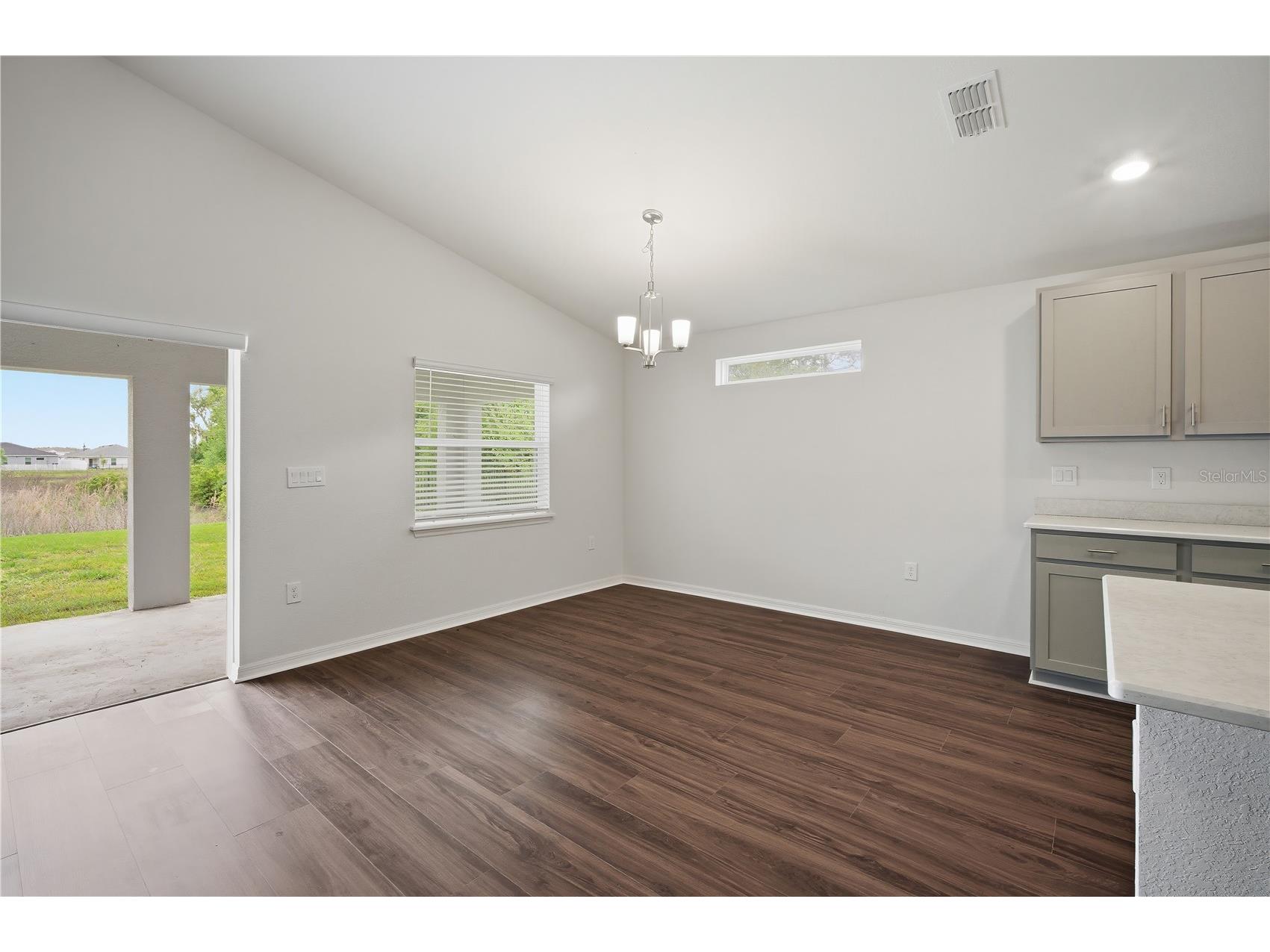 7100 Twisting Pines Loop Zephyrhills FL 33541 TB8494330 image9