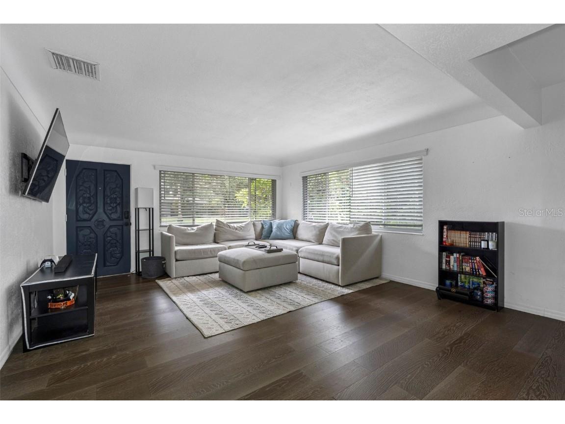 7101 4th Avenue N Saint Petersburg FL 33710 TB8436567 image2