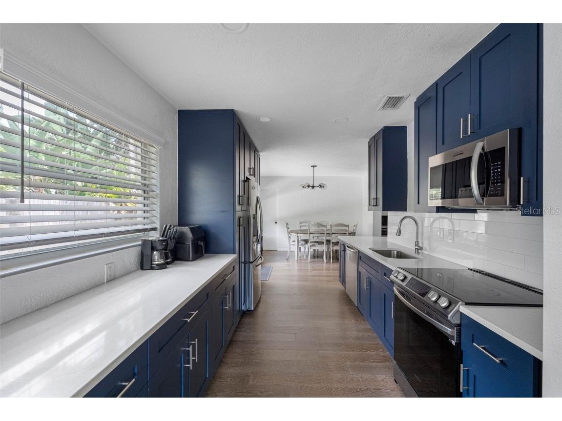 7101 4th Avenue N Saint Petersburg FL 33710 TB8436567 image3