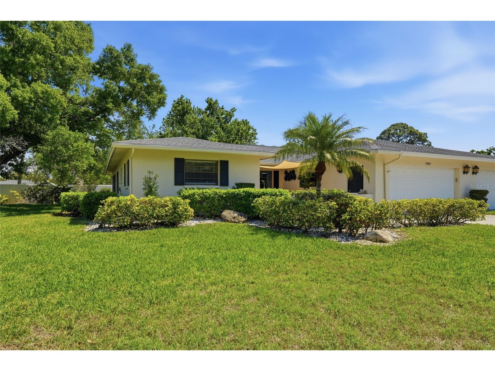 7101 Fairway Bend Circle Sarasota FL 34243 A4687945 image1