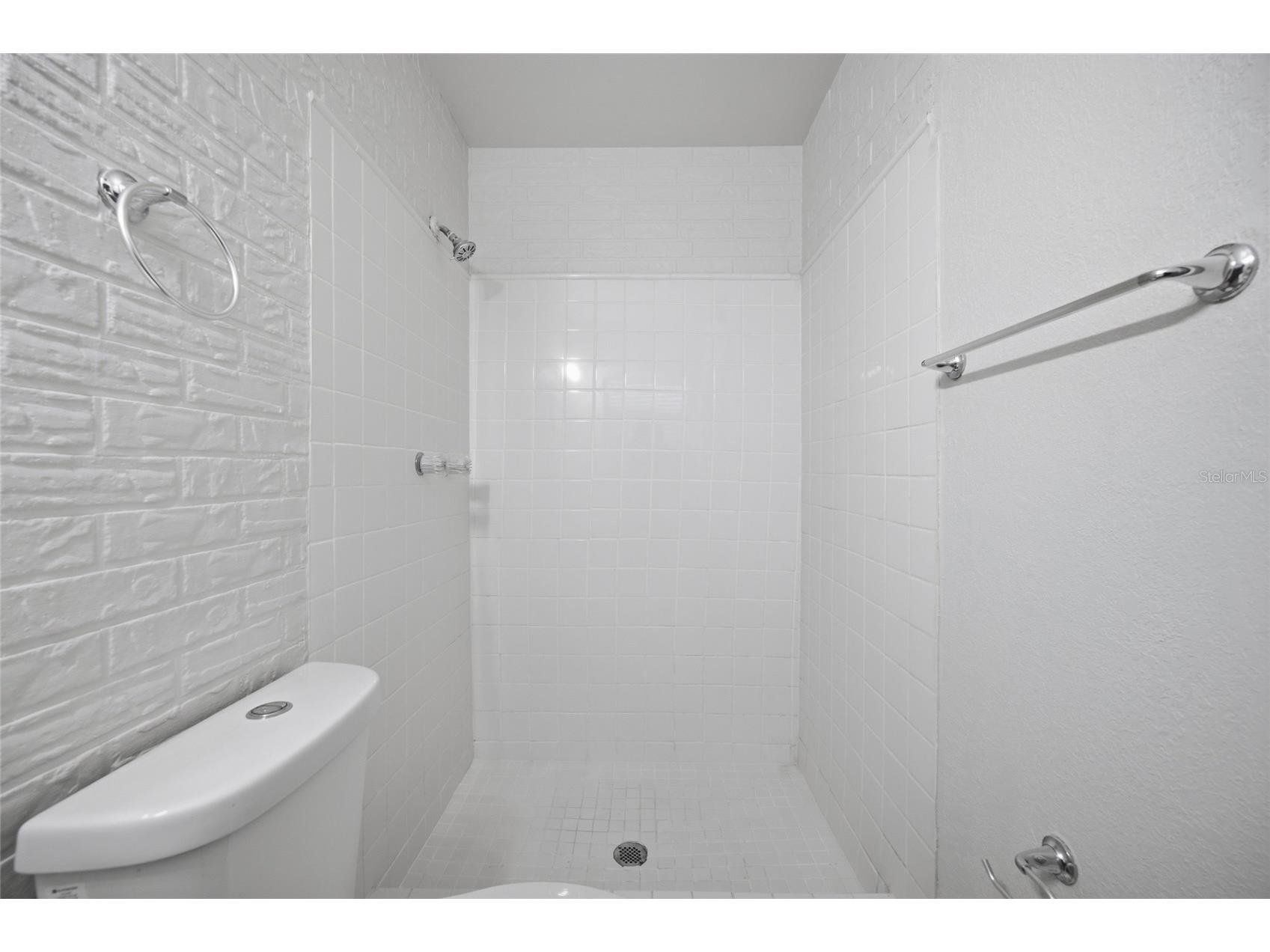 7102 Dellwood Drive Tampa FL 33619 TB8512364 image18