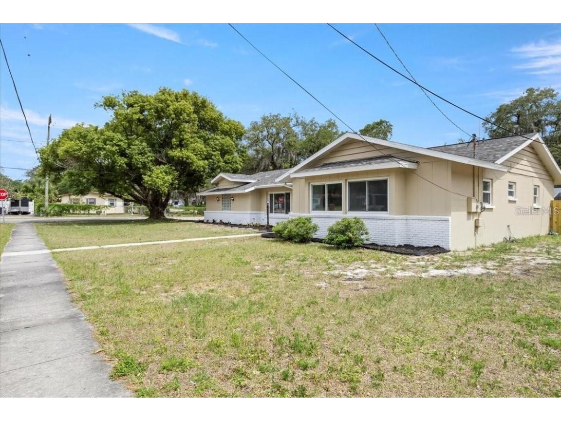 7102 Wrenwood Circle Tampa FL 33617 TB8327603 image1