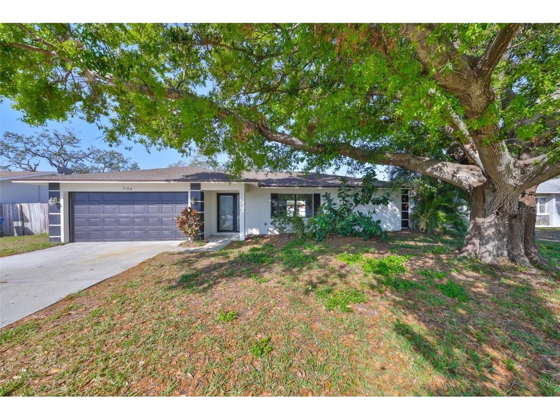 7104 13th Street E Sarasota FL 34243 A4641581 image1