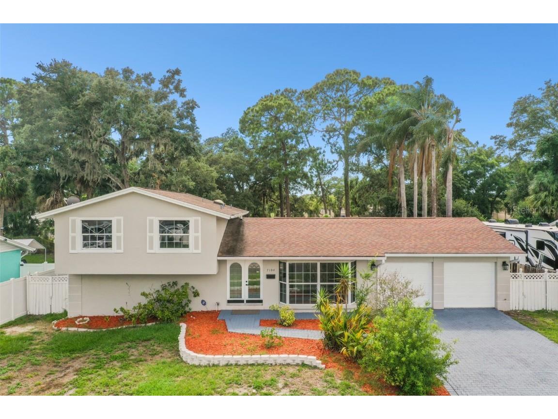 7104 Gateway Court Tampa FL 33615 U8247320 image1