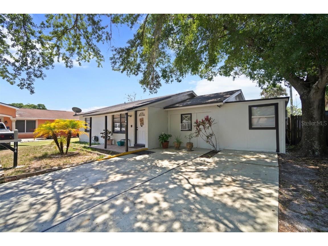 7104 Harborhills Court Tampa FL 33615 O6113149 image1