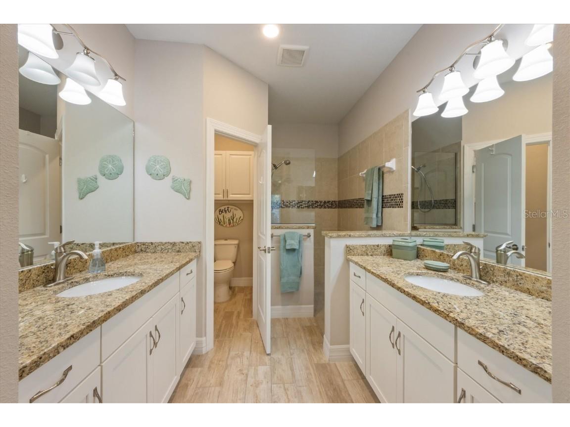 7104 Playa Bella Drive Bradenton FL 34209 A4669778 image24