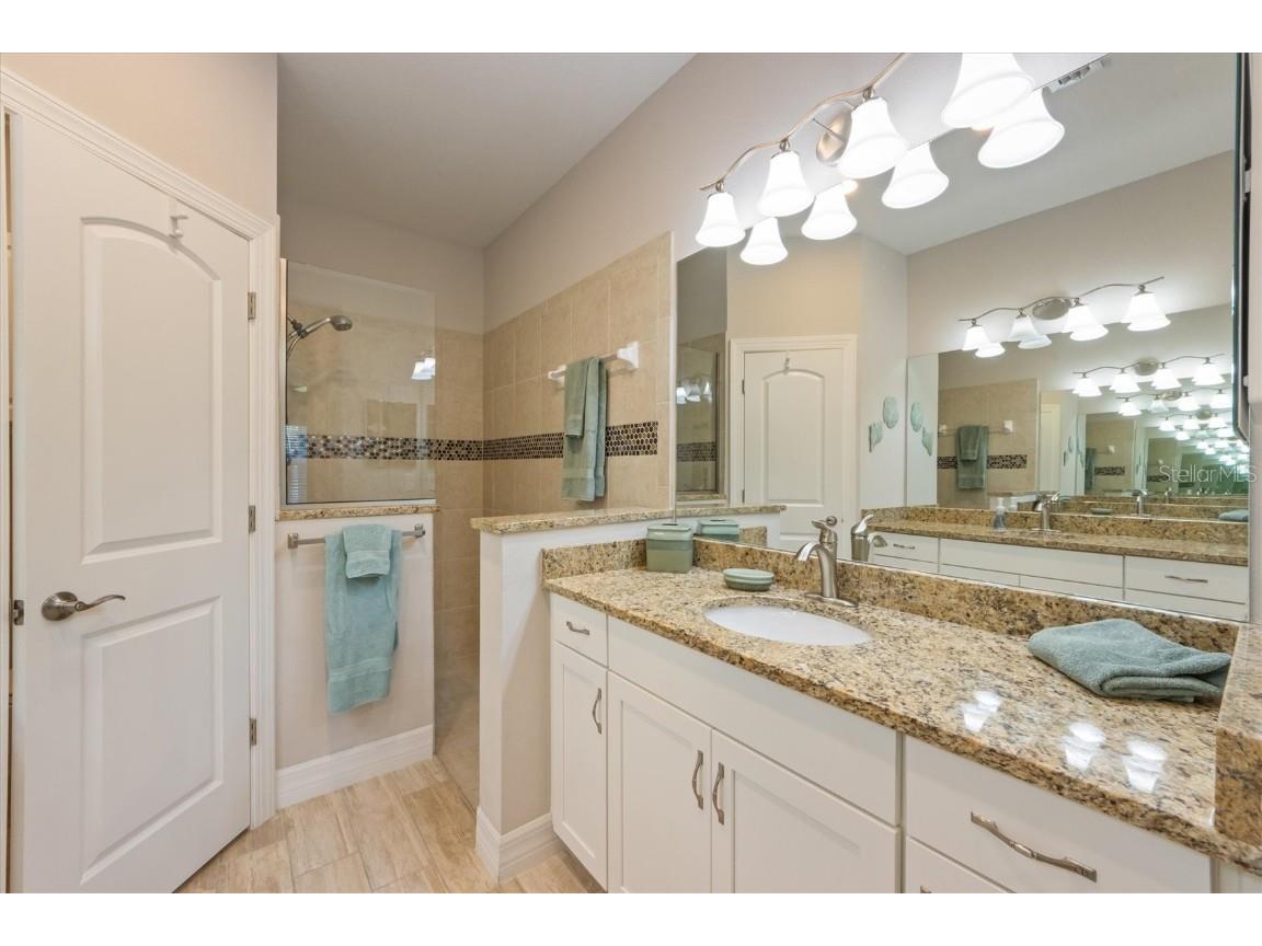 7104 Playa Bella Drive Bradenton FL 34209 A4669778 image25