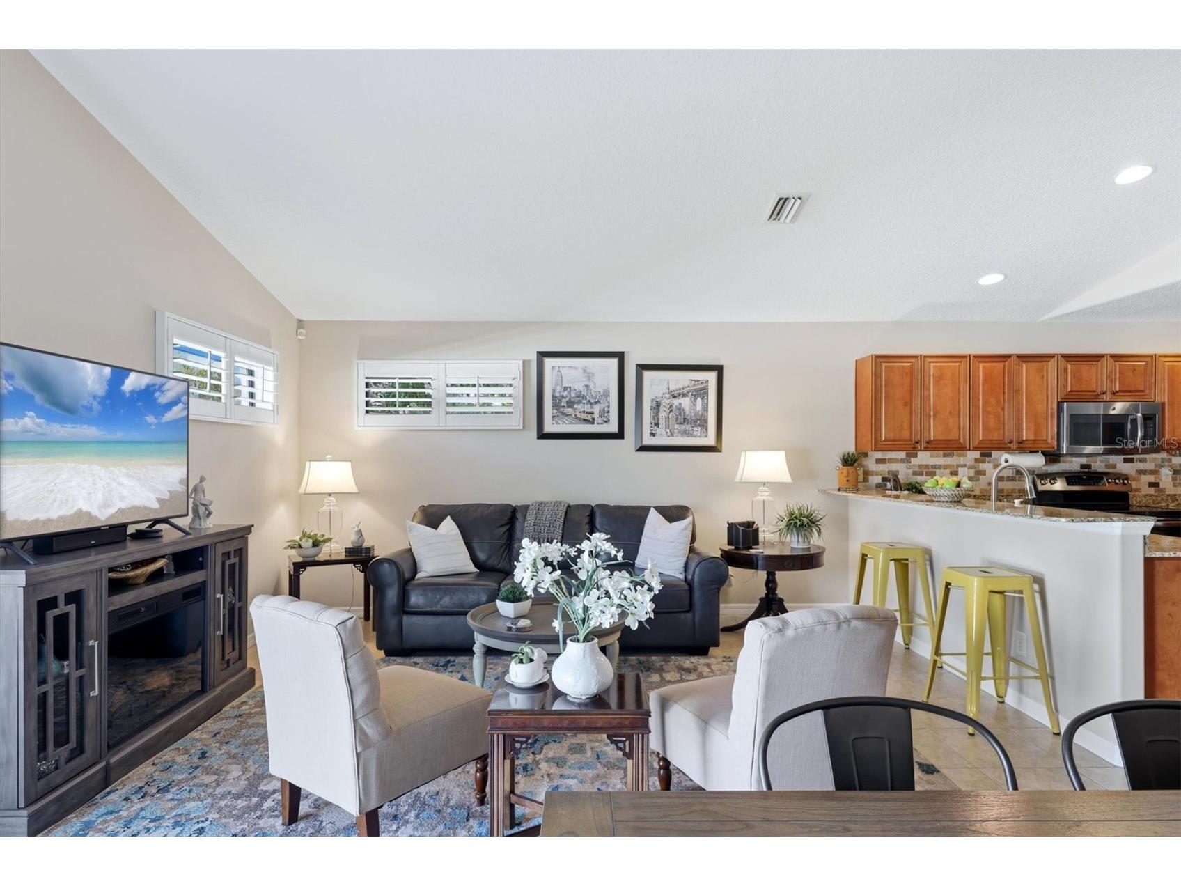 7106 35th Street E Sarasota FL 34243 A4694775 image11