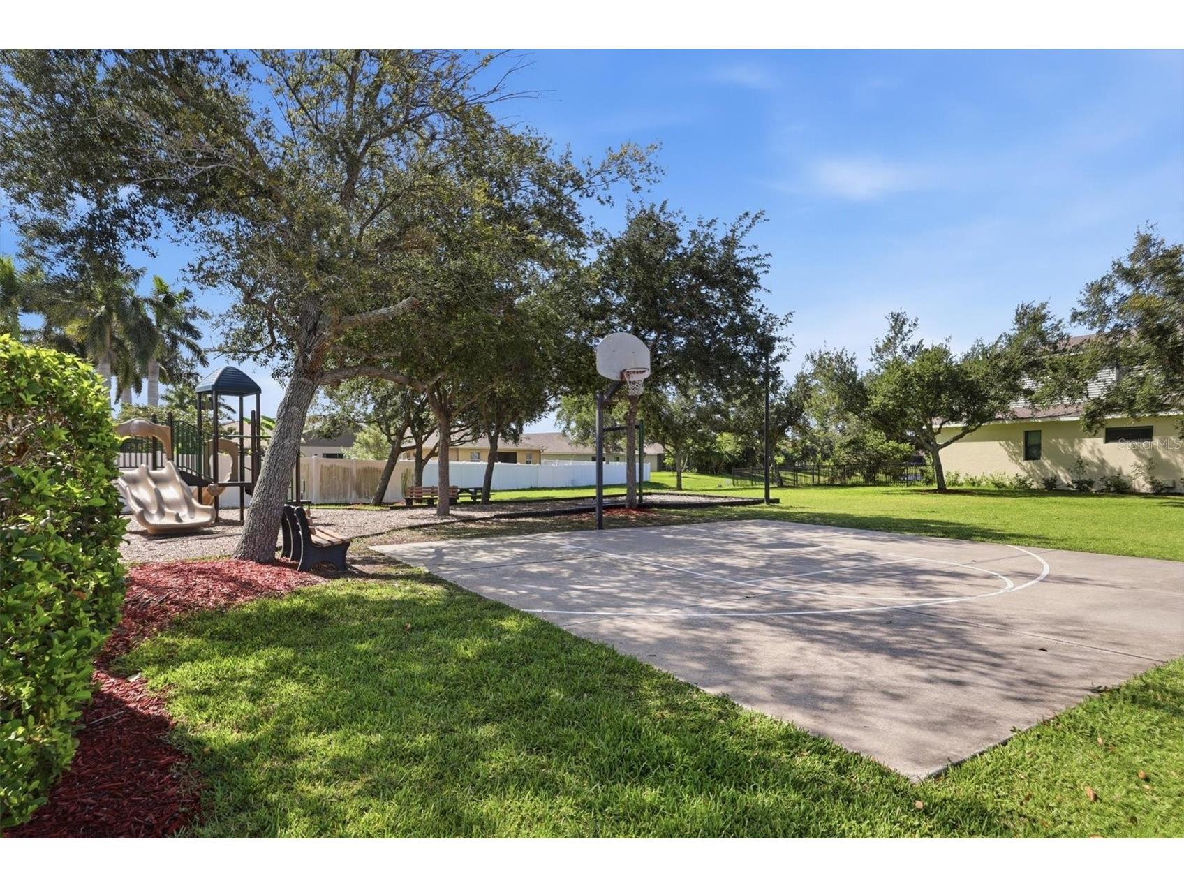 7106 35th Street E Sarasota FL 34243 A4694775 image34