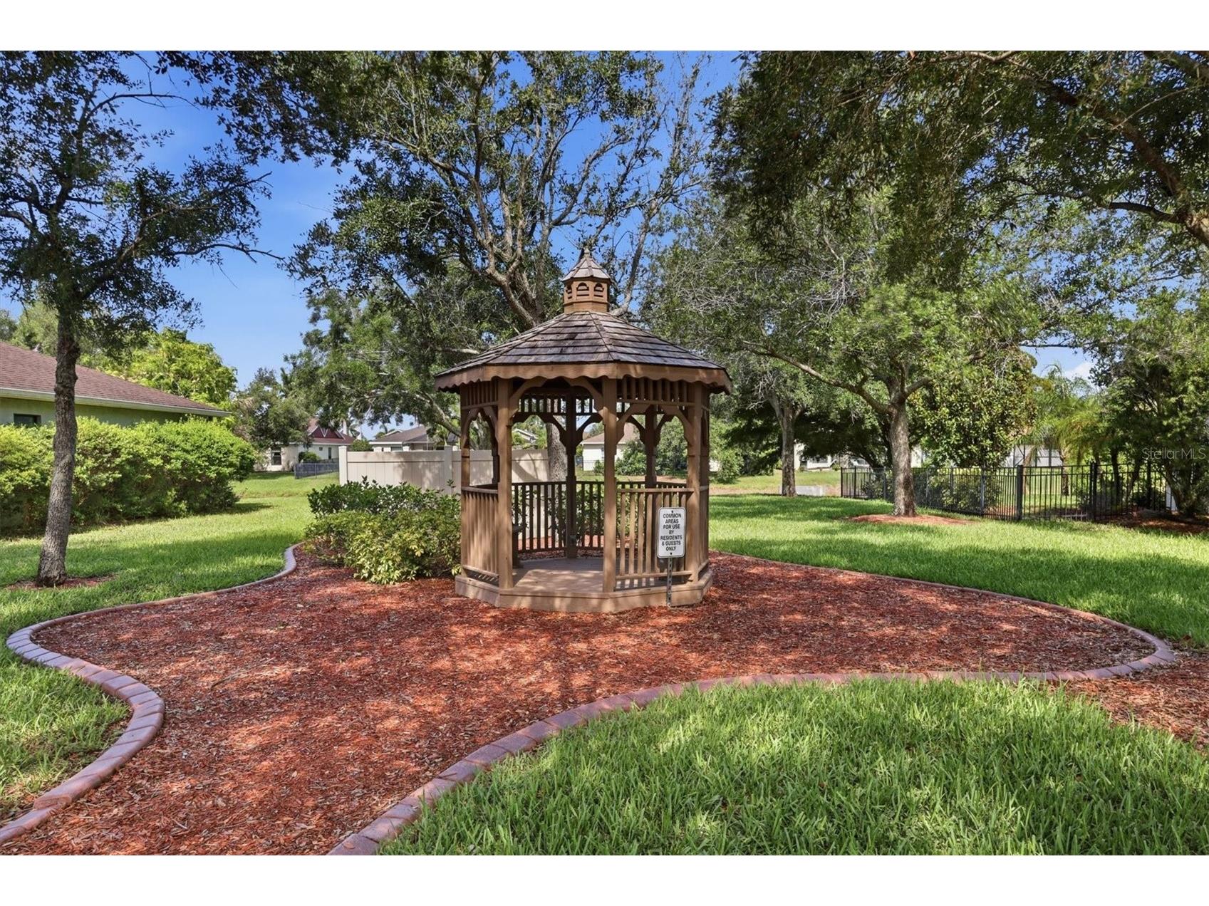 7106 35th Street E Sarasota FL 34243 A4694775 image37