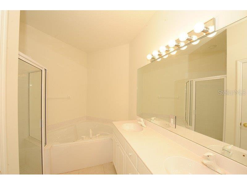 7106 Prosperity Circle #1201 Sarasota FL 34238 A4696786 image12