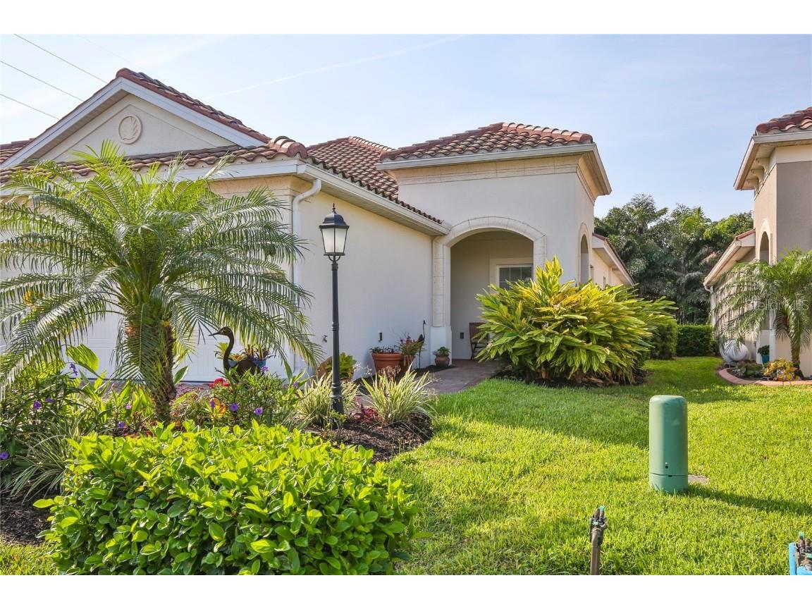 7107 Costa Bella Drive Bradenton FL 34209 A4566137 image1
