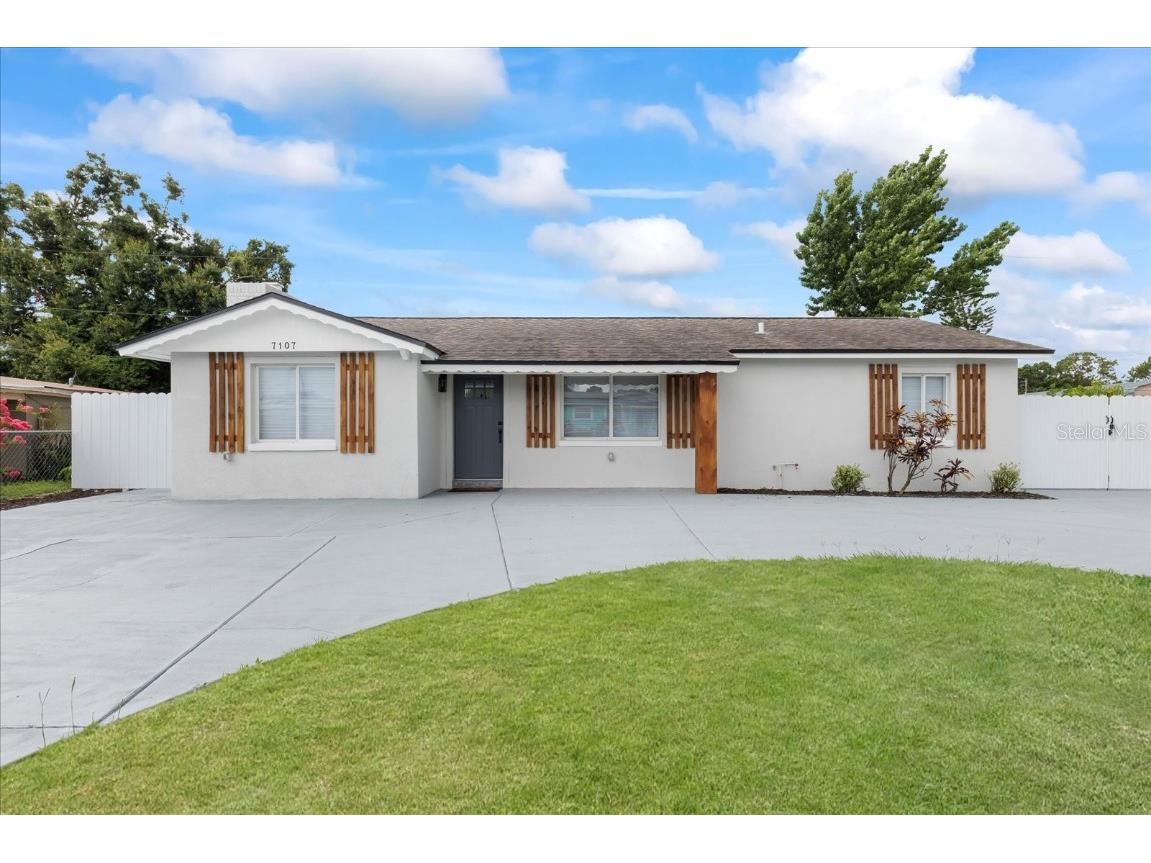 7107 Limestone Lane Tampa FL 33619 TB8396913 image1